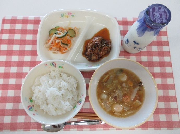 献立：白飯　牛乳　ちゅうかどん　やきどりのねぎソースかけ　切り干し大根のごまずあえ