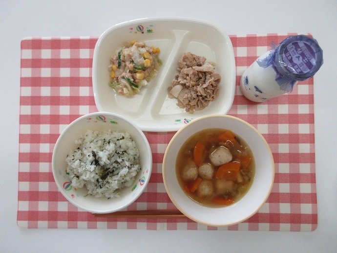献立：愛知の大根葉ご飯　牛乳　鶏団子汁　豚肉のしょうが炒め　ツナと野菜の甘酢和え