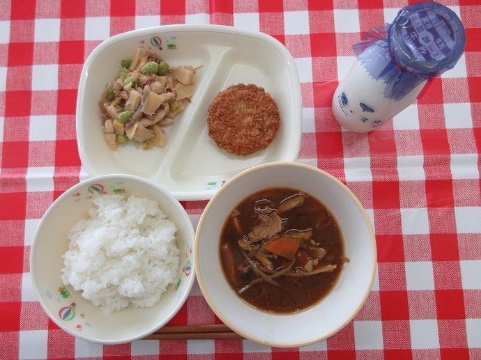 献立：ごはん　牛乳　スタミナ汁　コロッケ　たけのこの土佐煮