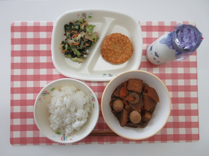 献立：白飯　牛乳　愛知のうずら卵入りみそ煮　さつまいもコロッケ　磯香和え