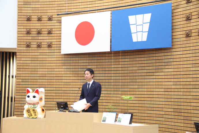 常滑市では、世界の恒久平和と戦争のない社会の実現、核兵器の廃絶を願い、市長が下記のとおり「平和都市宣言」を行いました。