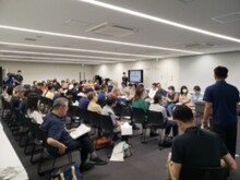 視察報告の様子